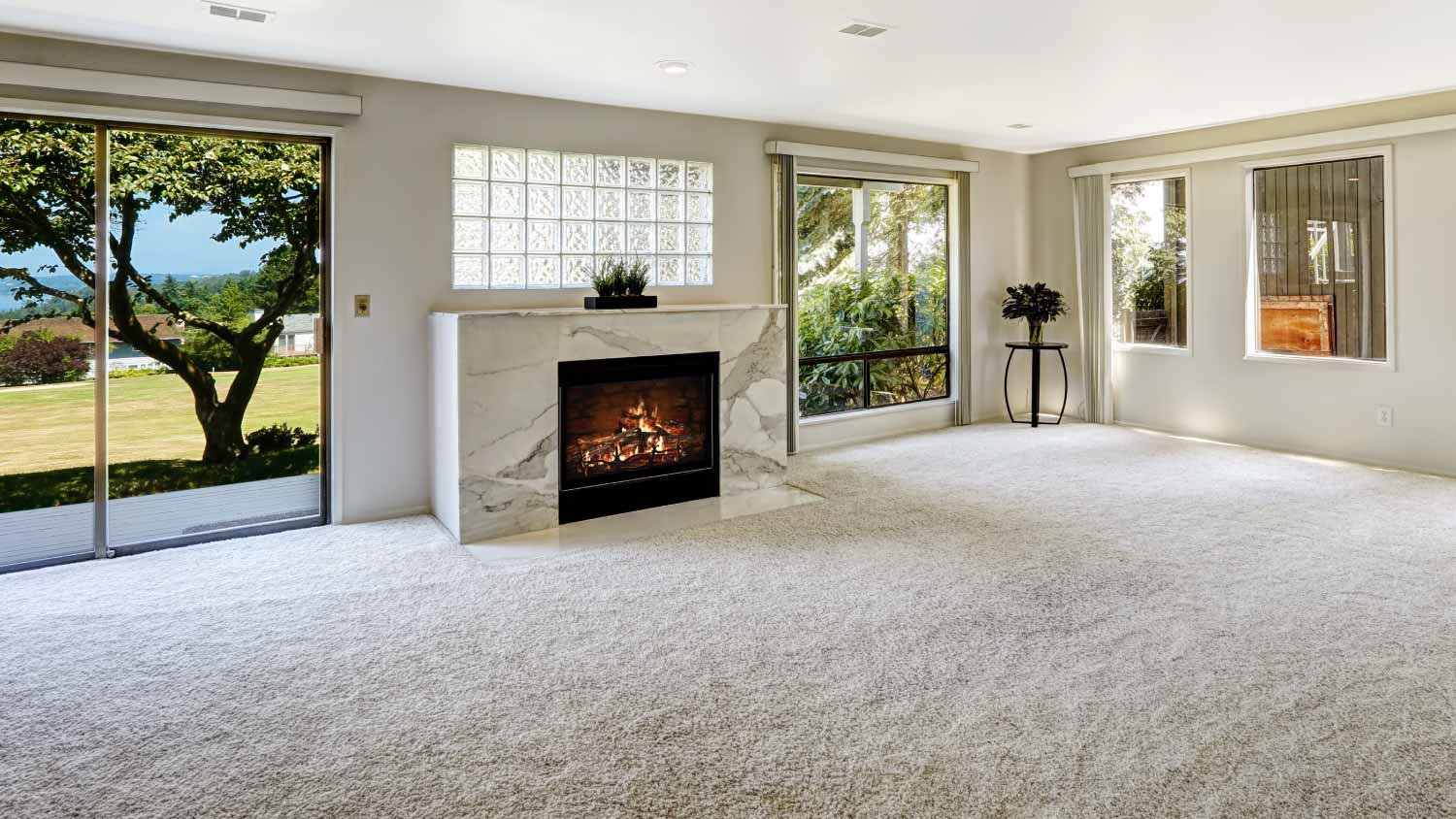Beautiful living room with fireplace