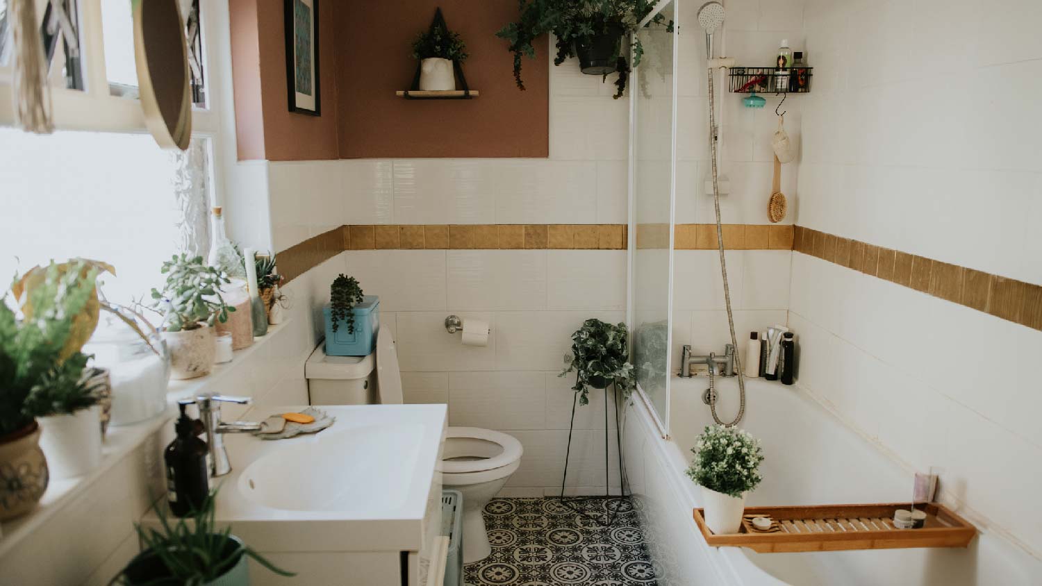 A cozy bathroom with a bathtub