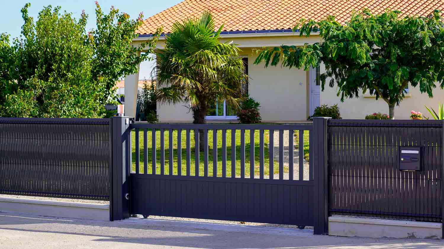 automatic metal gate to house