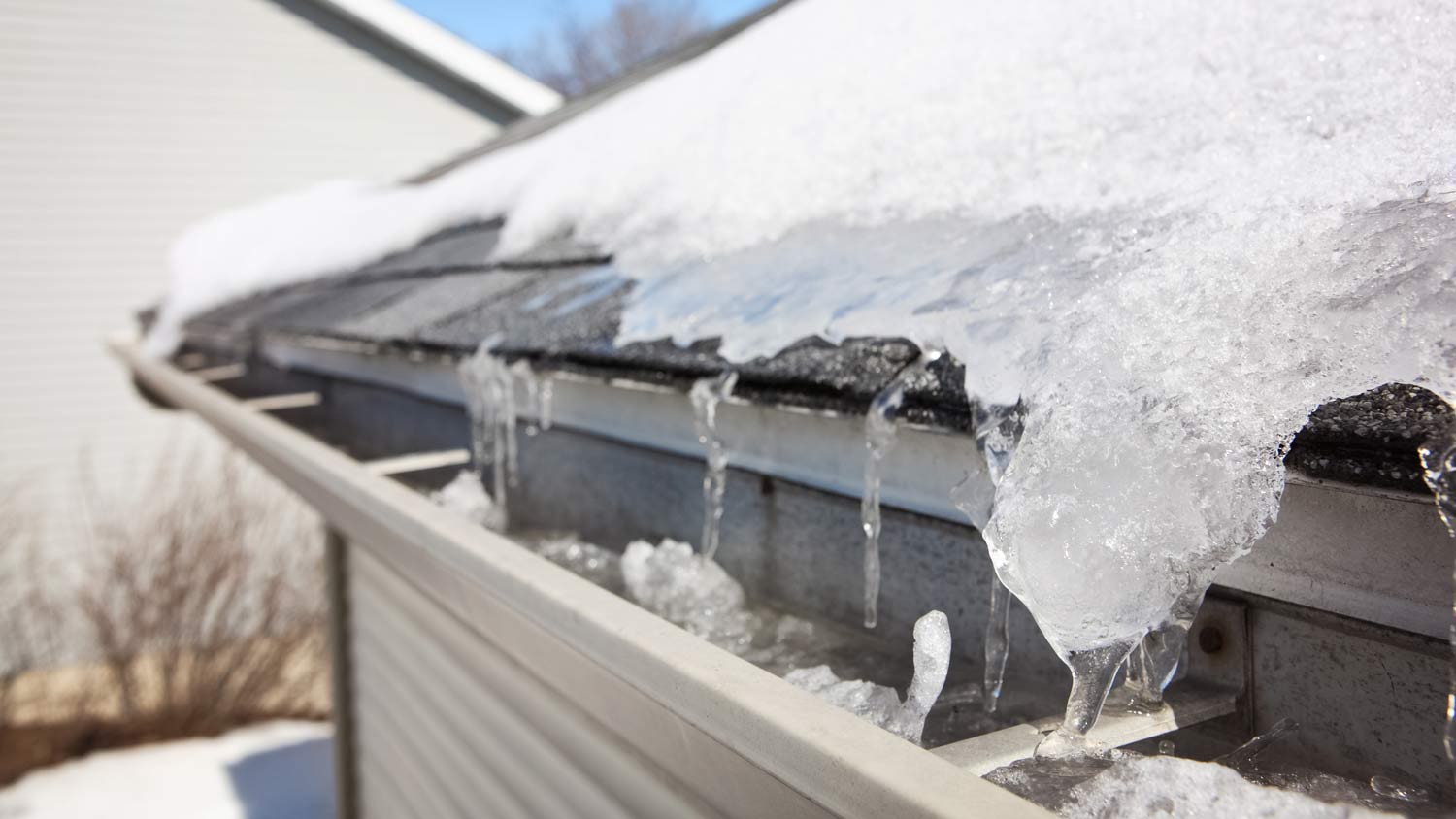 ice in roof causing ice dams
